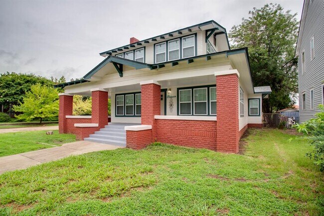 Foto del edificio - 1324 W Maine St