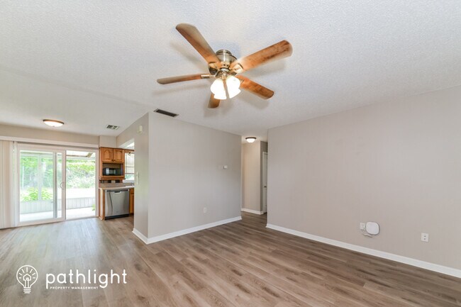 Foto del edificio - 1048 Elaine St