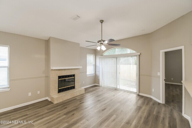 Building Photo - 1148 Jones Creek Dr