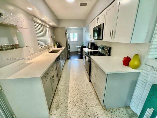 Foto del edificio - 4520 SW 24th Ave