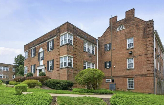 Building Photo - 1818 W Abingdon Dr