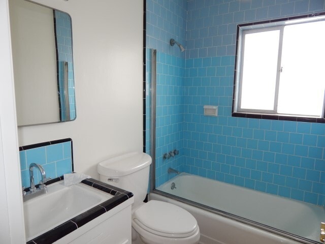 Building Photo - 175 N Fowler St