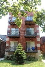 Building Photo - 1715 W Albion Ave