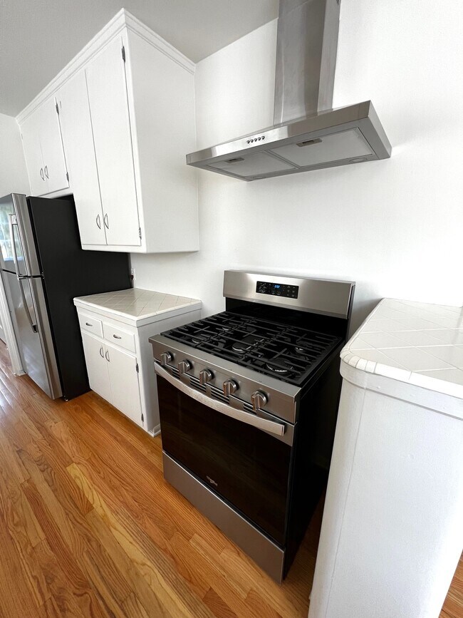 Foto del edificio - 3305 Lowry Rd