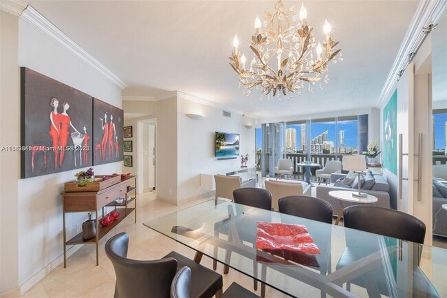 Foto del edificio - 3000 E Island Blvd