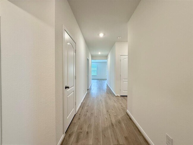 Foto del edificio - 18227 Dahlia Dale Dr