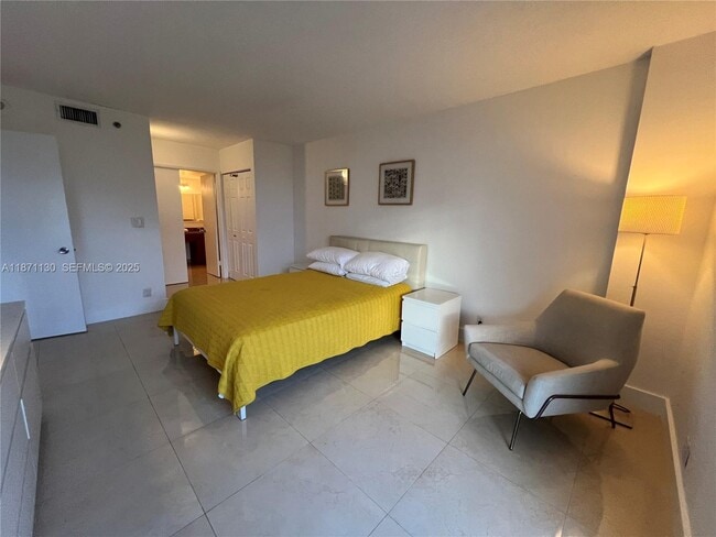 Foto del edificio - 3300 NE 192 St