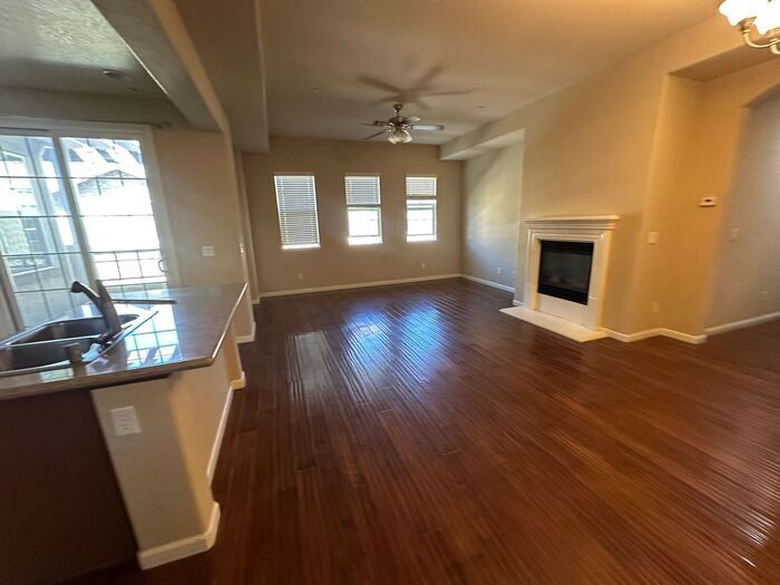 Foto del edificio - MOVE IN SPECIAL!! DEPOSIT MOVES YOU IN!!!