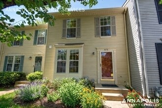 Building Photo - 571 Quaker Ridge Ct