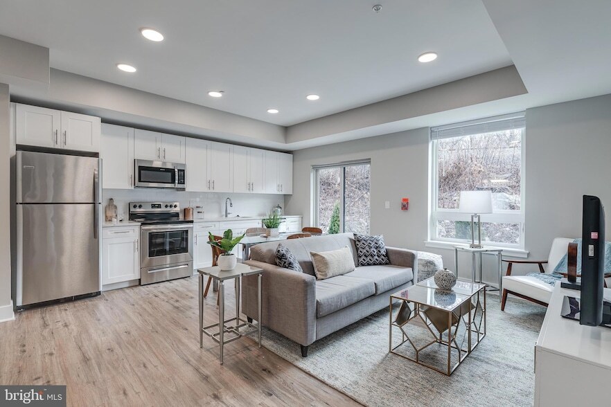 Primary Photo - 1952 Bryn Mawr Ave