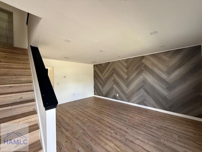 Foto del edificio - 1100 Pineland Ave