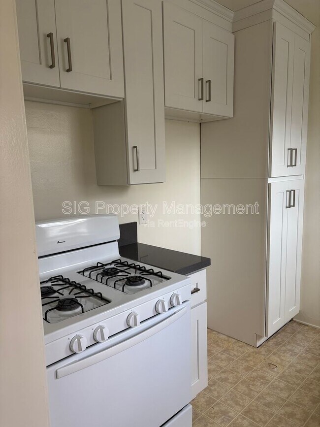 Foto del edificio - 1153 Western Ave