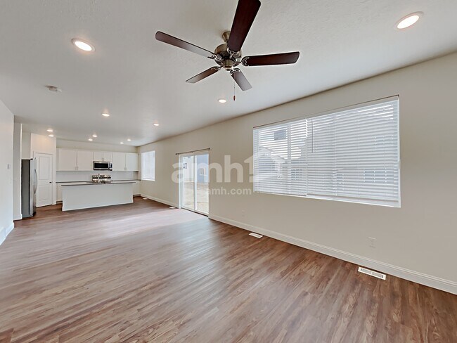 Foto del edificio - 2412 E Surry Way
