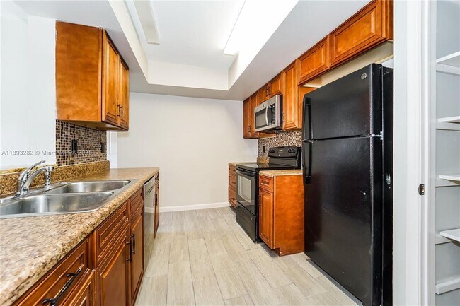 Building Photo - 6700 Douglas St