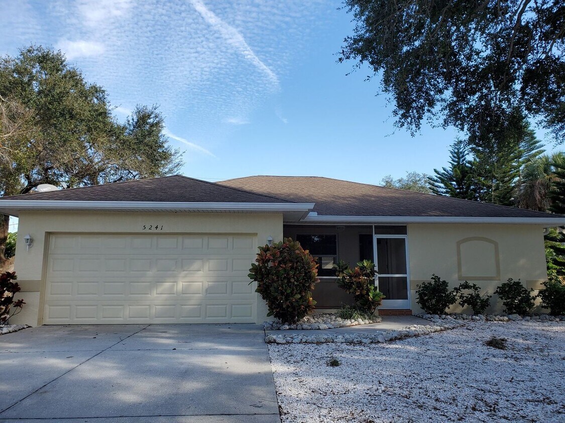 Foto principal - Venice, FL 3BR/2BA/2CG Single Family Home