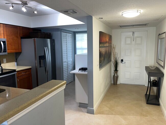 Building Photo - 2900 N Course Dr