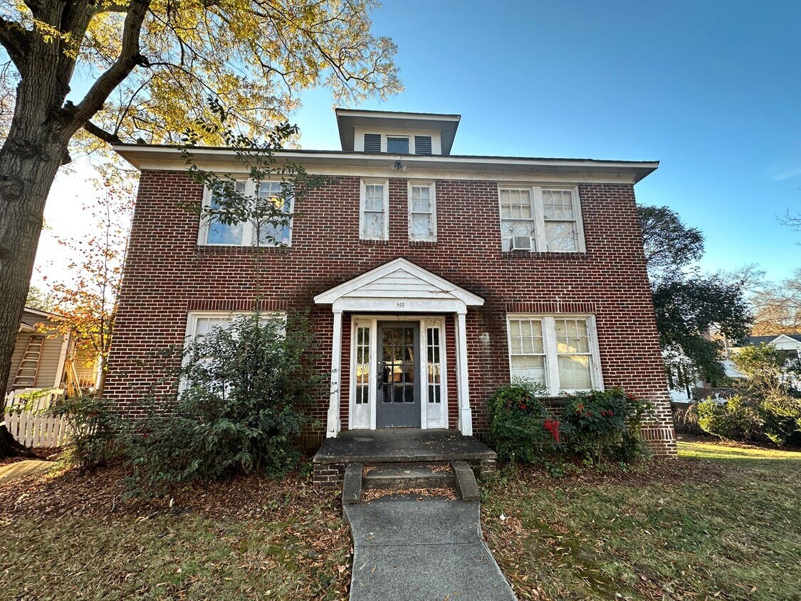 Foto principal - Adorable One Bedroom Apartment in Dilworth!