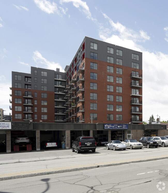 Le Namur Apartments 4974 de la Savane Montréal, QC