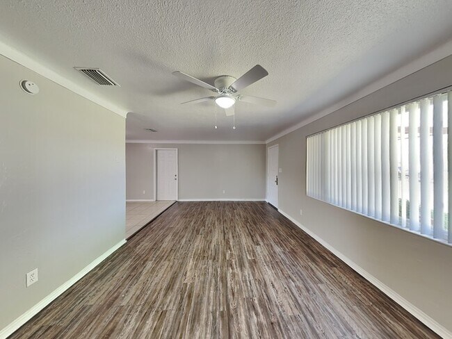 Foto del edificio - 5930 12th St S