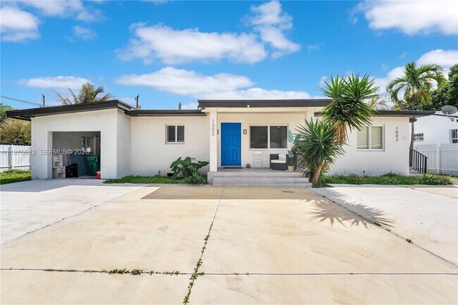 Building Photo - 1002 NW 74th St