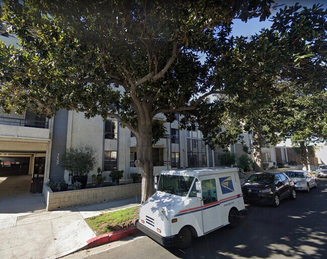 Building Photo - 225 N Rose St