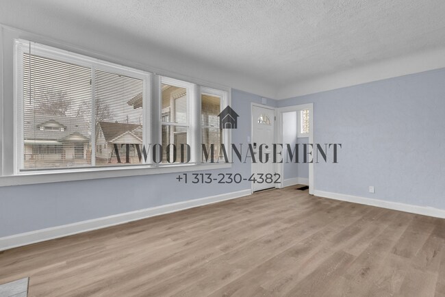 Building Photo - This beautifully updated 4-bedroom, 1-bath single-family home is ready for move-in!