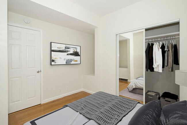 Interior Photo - 721 Geary