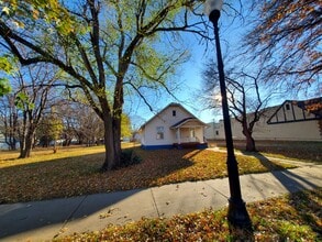 Building Photo - 1228 SW Lane St