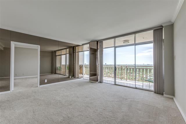 Foto del edificio - 6211 W Northwest Hwy