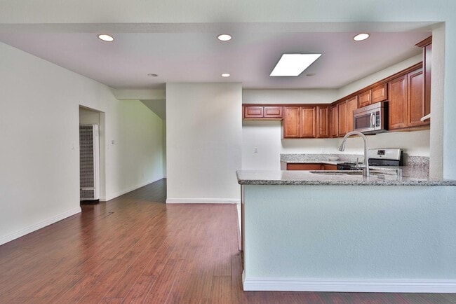 Building Photo - 1065 Barrett Ave