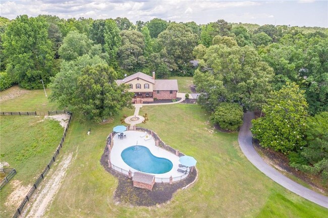 Building Photo - 3801 Poplar Springs Road