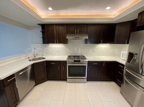 Building Photo - 915 Erie Cir