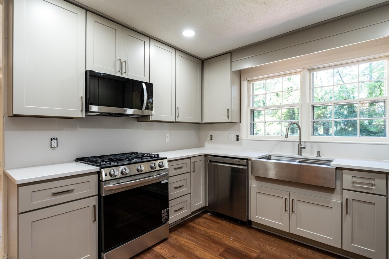 Primary Photo - 4718 Rembert Dr