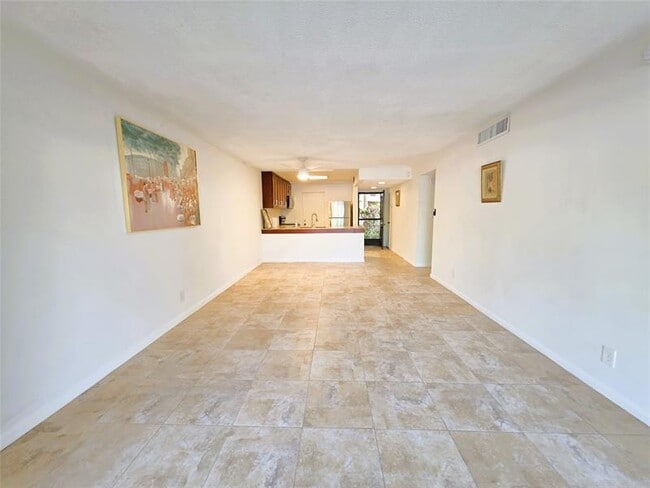 Foto del edificio - 2320 S Cypress Bend Dr