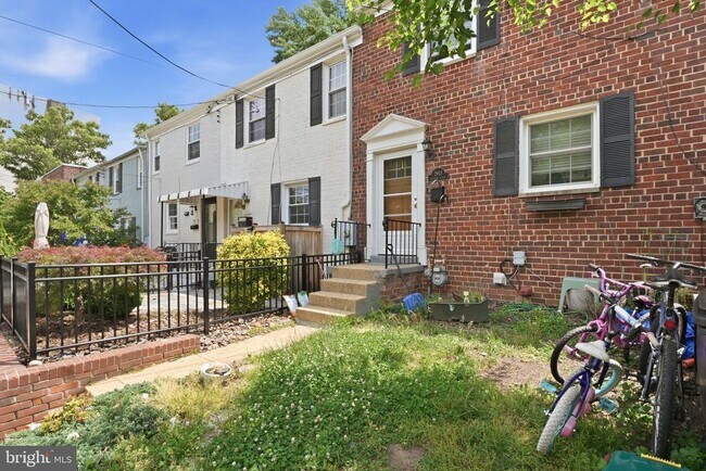 Foto del edificio - 2953 Sycamore St