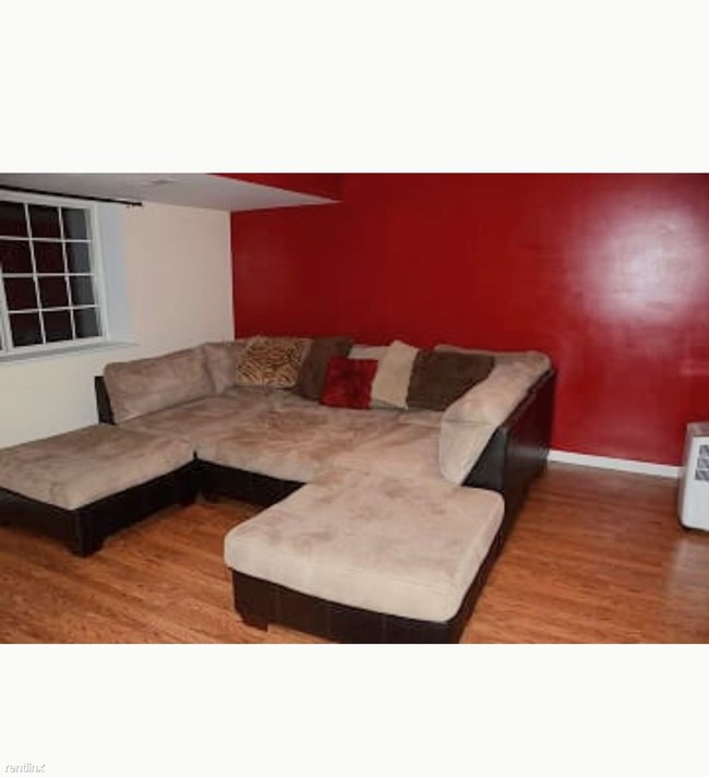 Foto del edificio - 3 br, 1.5 bath House - 2040 Water Street