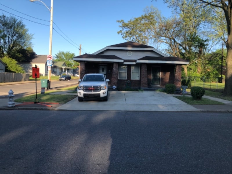 Primary Photo - 1102 College St