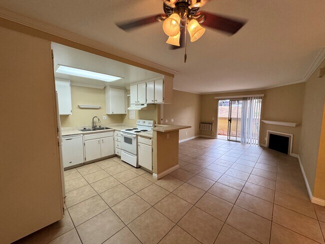 Foto del edificio - 201 Woodland Pkwy
