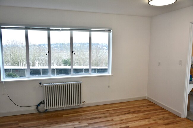 Foto del edificio - Spacious East Queen Anne 1 Bedroom Condo f...