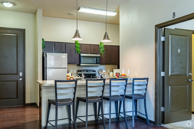 4BR, 4BA - 1356 pies cuadrados - The Republic