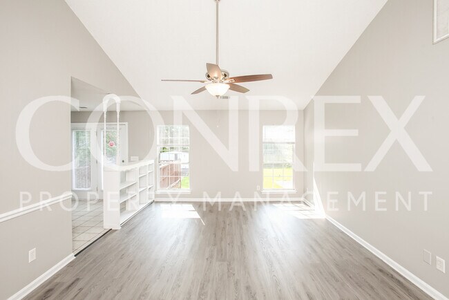 Building Photo - Beautiful 3 Bedroom Home