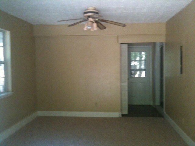 Building Photo - 101 Autumn Leaf