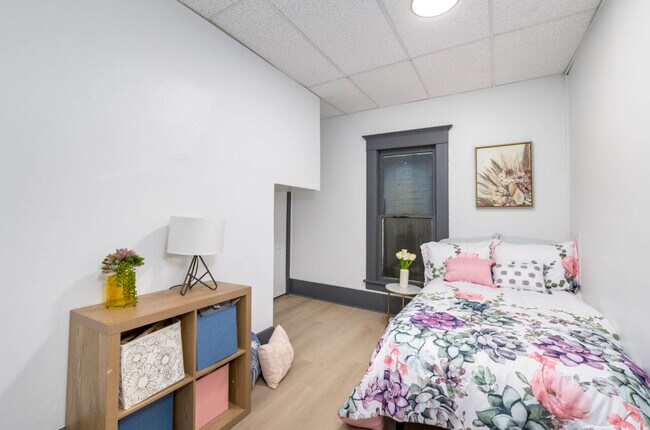 Foto del edificio - 322 E 7th Ave