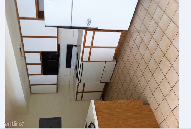 Building Photo - 1 br, 1 bath Townhome - 640 Arkansas