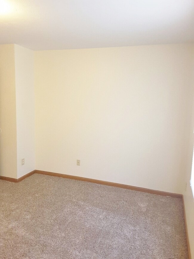 Building Photo - 212 Stonewall Ct