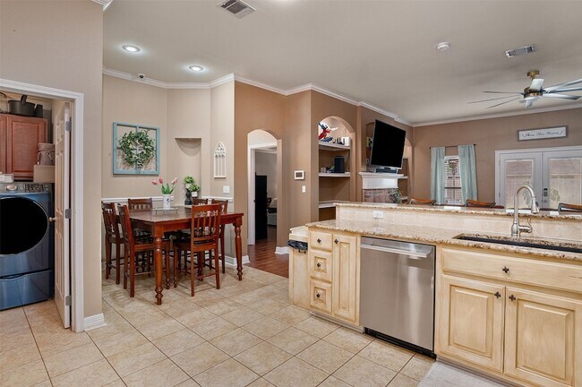 Foto del edificio - 2324 Tallgrass Cir