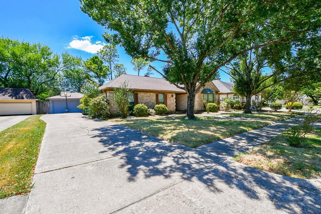 7515 Coachwood Dr, Houston, TX 77071 House Rental in Houston, TX