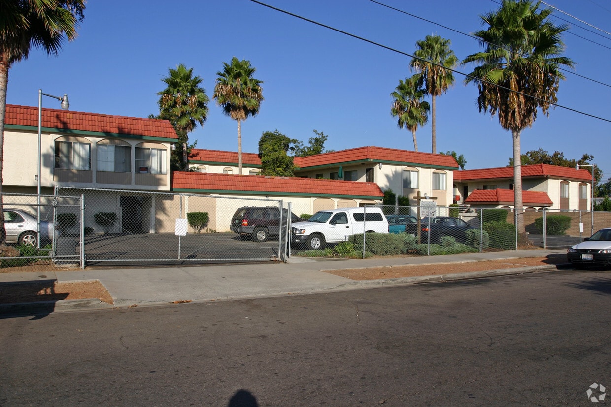 Building Photo - 798 S Orange Ave