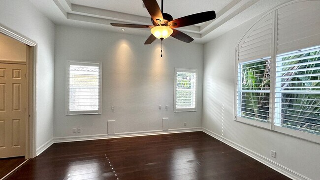 Building Photo - $ 6,500.00 - 5 Beds / 3.5 Baths, no deposi...