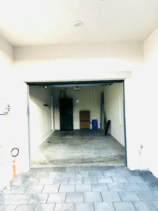 Foto del edificio - 542 SW 19th Ter